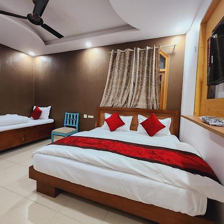 Hotel Royal Afghan New Delhi Bagian luar foto