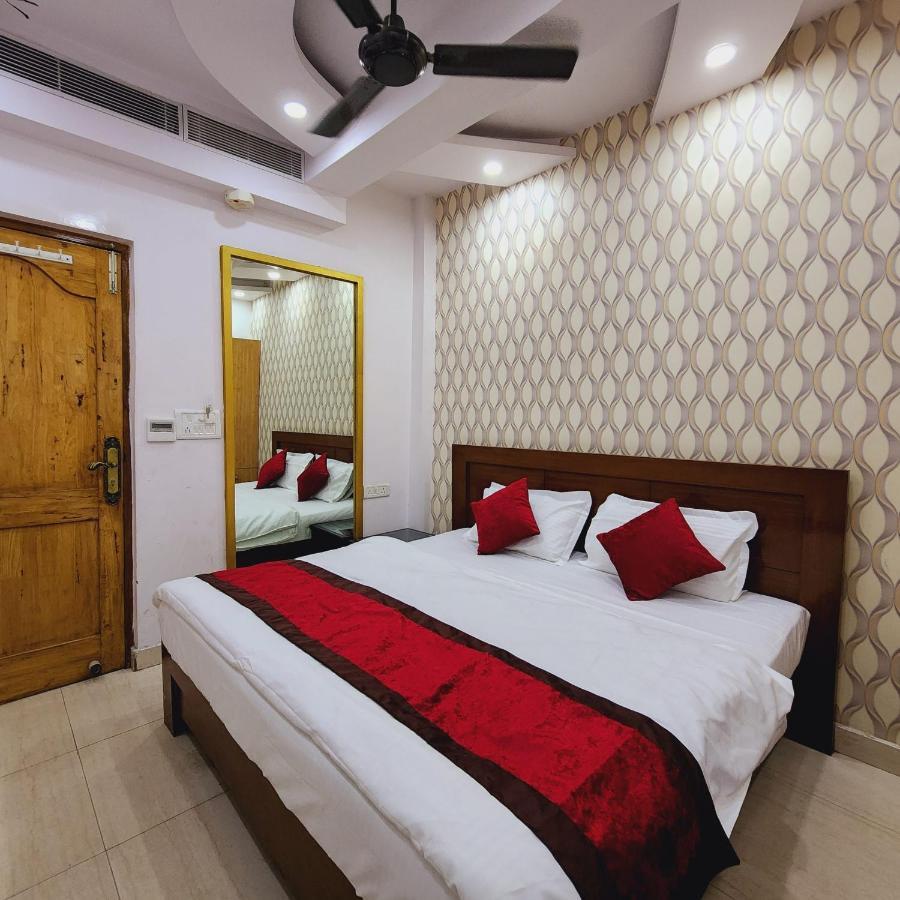 Hotel Royal Afghan New Delhi Bagian luar foto