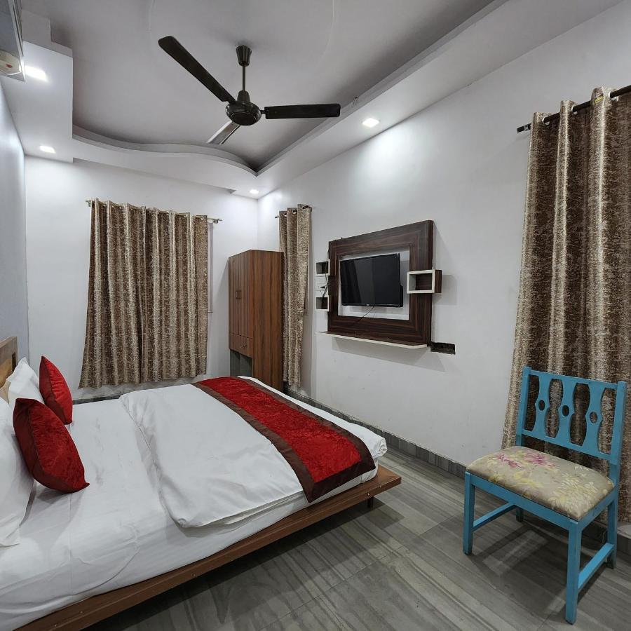 Hotel Royal Afghan New Delhi Bagian luar foto