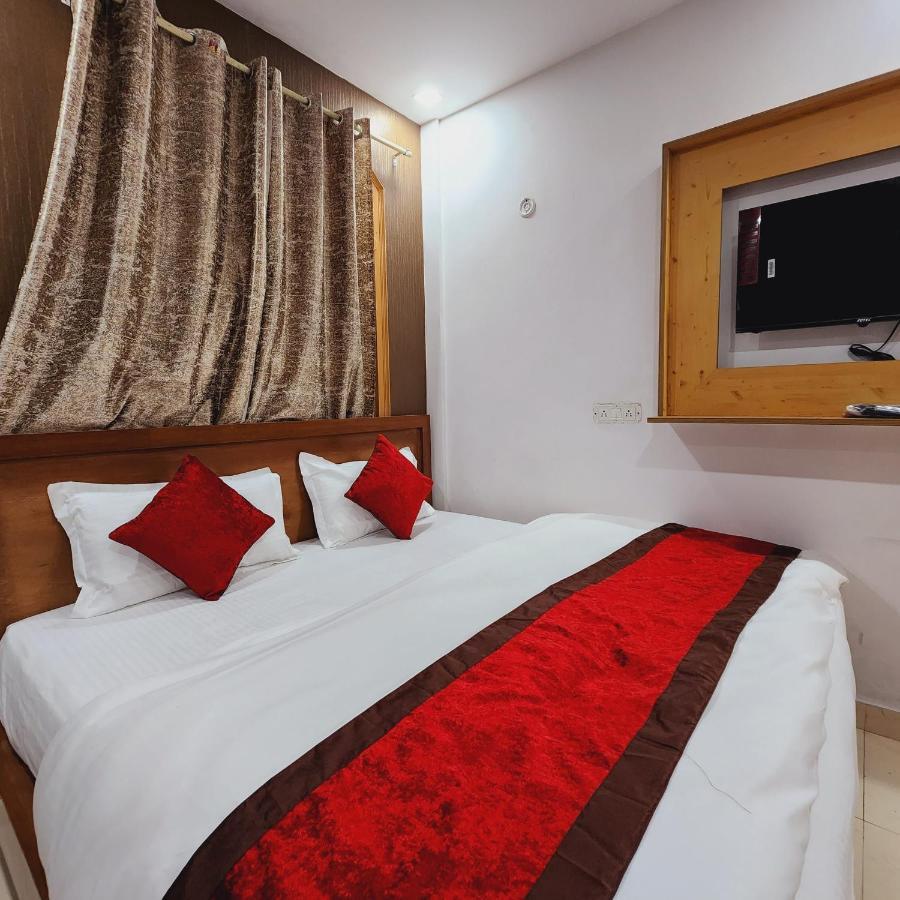 Hotel Royal Afghan New Delhi Bagian luar foto