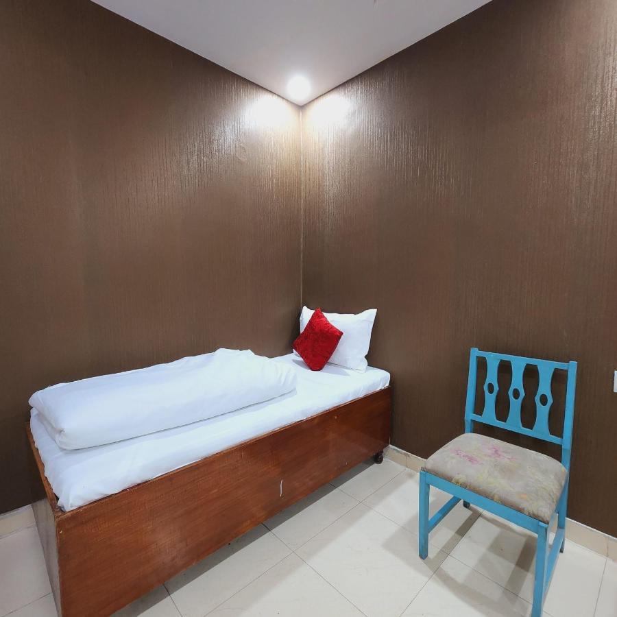 Hotel Royal Afghan New Delhi Bagian luar foto