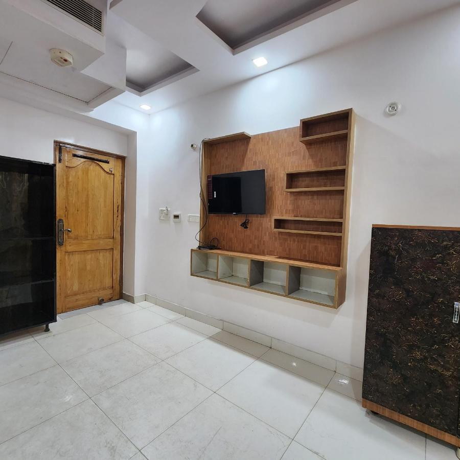 Hotel Royal Afghan New Delhi Bagian luar foto