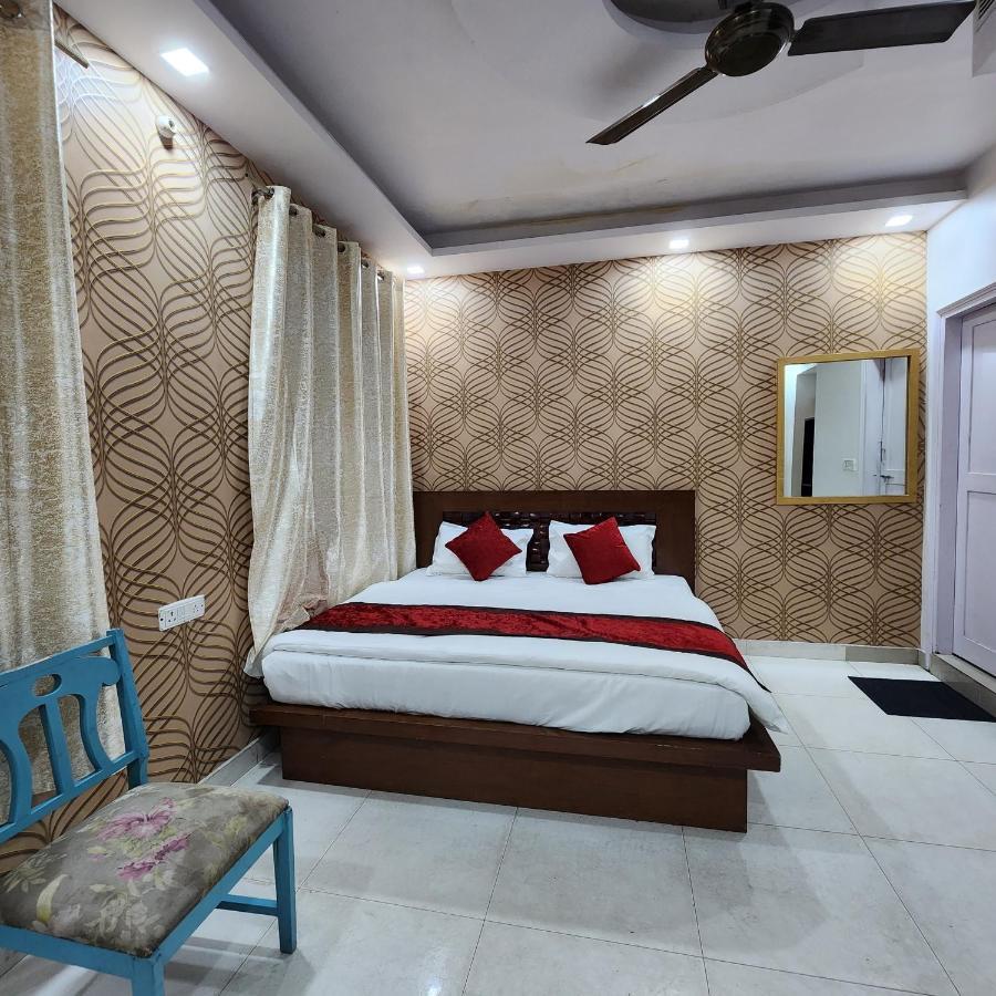 Hotel Royal Afghan New Delhi Bagian luar foto